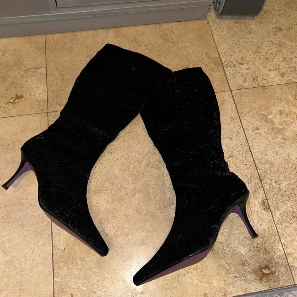 Elegant Black Knee-High Boots size 9.5